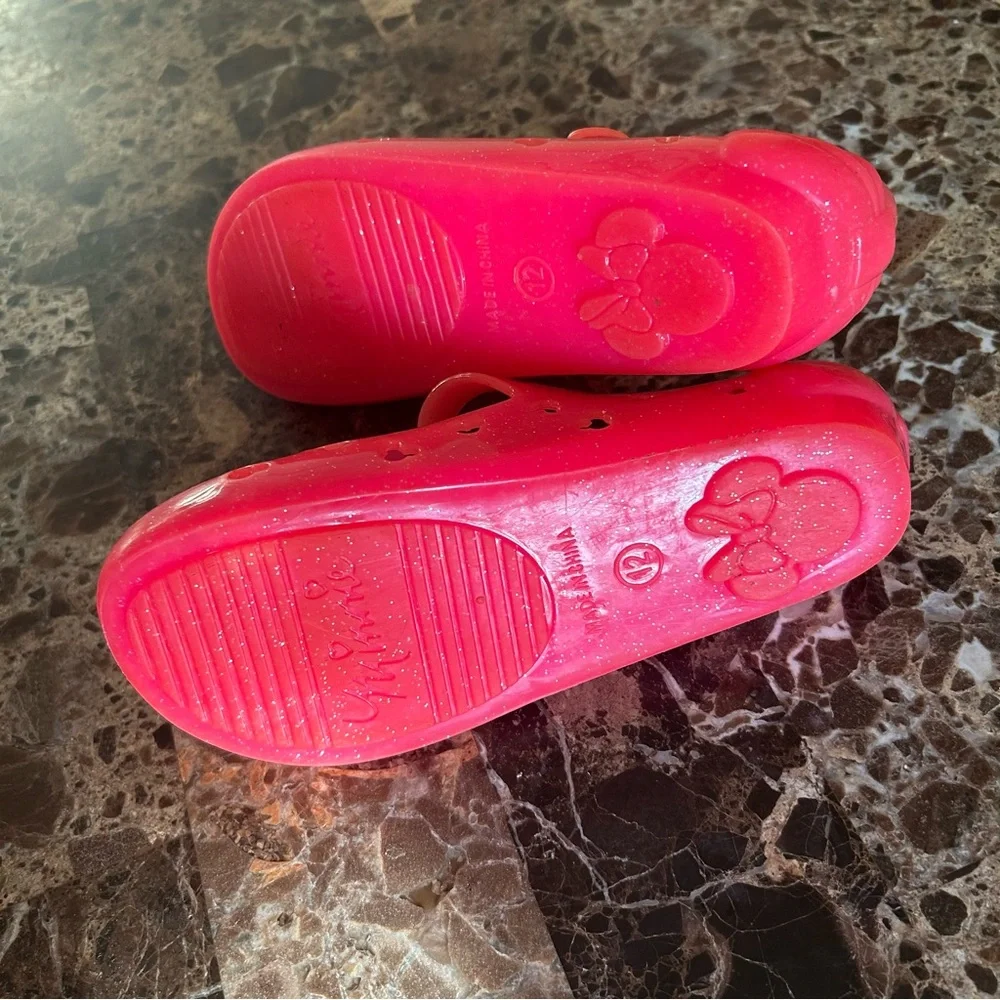 Minnie pinks shoes